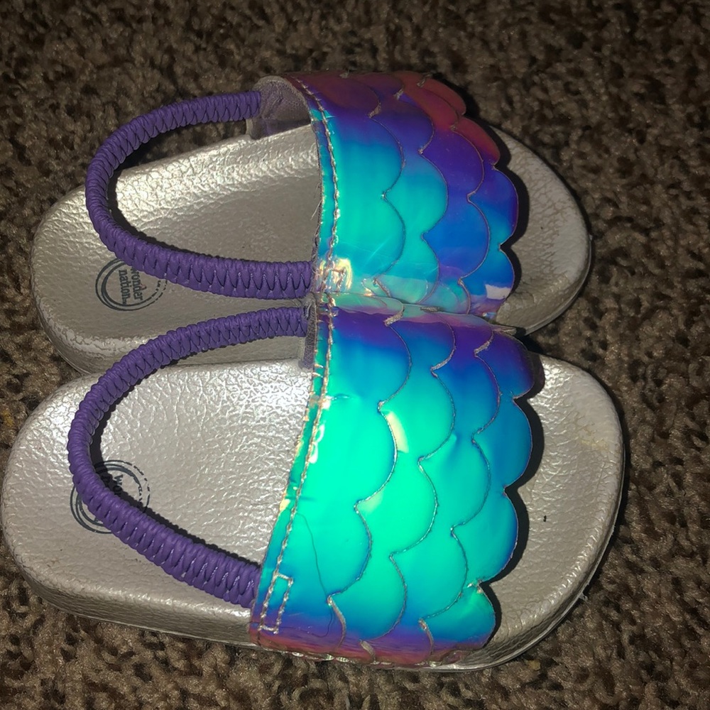 Sandals - Picture 2 of 4